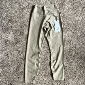 NWT Alo 7/8 High Waist Airlift Leggings